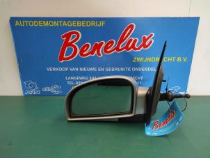 Used Wing mirror, left Hyundai Getz 1.1i 12V Price on request offered by Benelux Zwijndrecht B.V.
