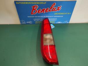 Used Taillight, left Ford Focus 2 Wagon 1.6 Ti-VCT 16V Price on request offered by Benelux Zwijndrecht B.V.