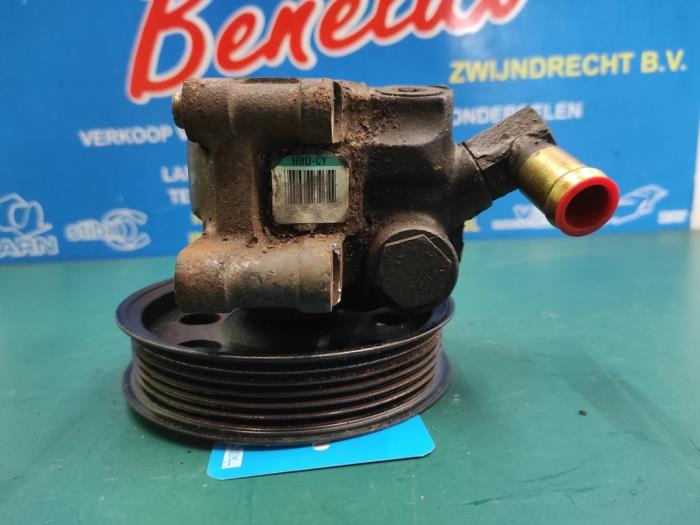 Power steering pump from a Ford Focus 1 1.6 16V 1999