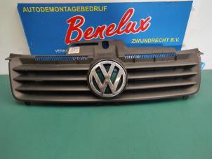 Usados Rejilla Volkswagen Polo IV (9N1/2/3) 1.4 16V Precio de solicitud ofrecido por Benelux Zwijndrecht B.V.