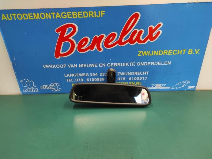 Używane Lusterko wewnetrzne BMW 3 serie (E90) 320i 16V Cena na żądanie oferowane przez Benelux Zwijndrecht B.V.
