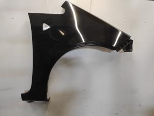 Used Front wing, right Mitsubishi Colt (Z2/Z3) 1.3 16V Price on request offered by Benelux Zwijndrecht B.V.