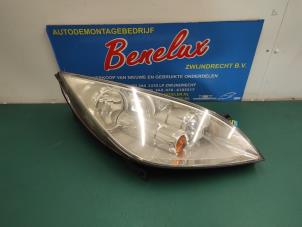 Used Headlight, right Mitsubishi Colt (Z2/Z3) 1.3 16V Price on request offered by Benelux Zwijndrecht B.V.