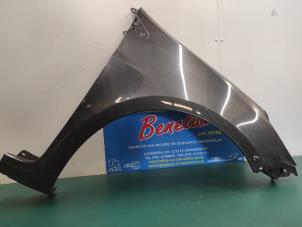 Used Front wing, right Renault Clio III (BR/CR) 1.2 16V 75 Price on request offered by Benelux Zwijndrecht B.V.