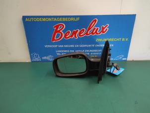 Used Wing mirror, left Renault Clio III (BR/CR) 1.2 16V 75 Price on request offered by Benelux Zwijndrecht B.V.