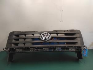 Used Grille Volkswagen Crafter 2.0 TDI Price on request offered by Benelux Zwijndrecht B.V.