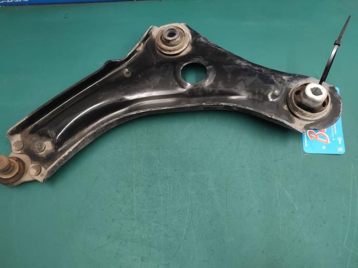 Front wishbone, right from a Renault Megane IV Estate (RFBK) 1.3 TCE 115 16V 2018