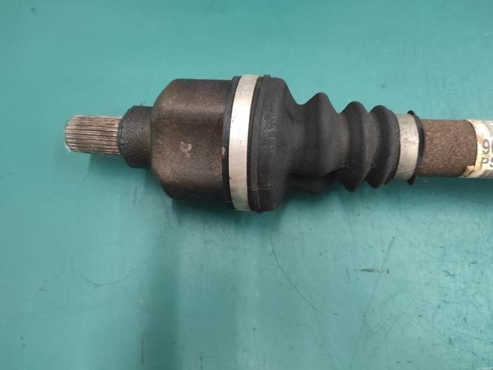 Front drive shaft, left from a Peugeot 308 (4A/C) 1.6 16V THP Autom. 2009