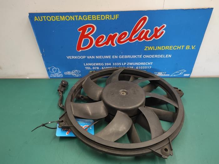 Gebrauchte Kühlerventilator Peugeot 308 (4A/C) 1.6 16V THP Autom. Preis auf Anfrage angeboten von Benelux Zwijndrecht B.V.