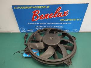 Used Radiator fan Peugeot 308 (4A/C) 1.6 16V THP Autom. Price on request offered by Benelux Zwijndrecht B.V.