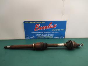 Used Front drive shaft, right Ford Focus 2 Wagon 1.6 TDCi 16V 110 Price on request offered by Benelux Zwijndrecht B.V.