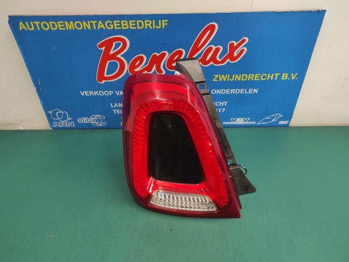 Taillight, left from a Fiat 500 (312) 0.9 TwinAir 80 2016