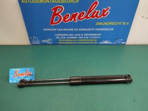 Used Set of tailgate gas struts Renault Megane III Grandtour (KZ) 1.4 16V TCe 130 Price on request offered by Benelux Zwijndrecht B.V.