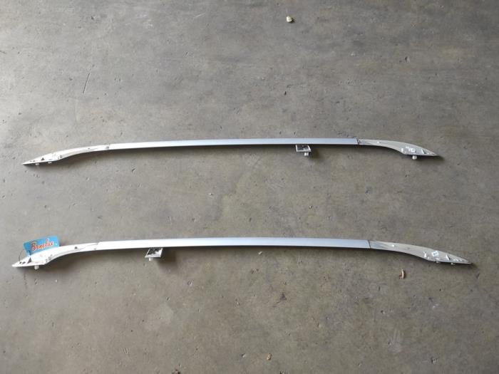 Gebrauchte Dachträger Set Skoda Octavia Combi (1Z5) 1.2 TSI Preis auf Anfrage angeboten von Benelux Zwijndrecht B.V.
