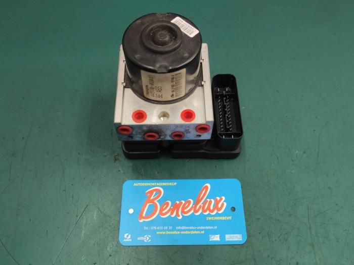 ABS pump Toyota Yaris II 1.0 12V VVTi 445100D031 1KRFE ATE
