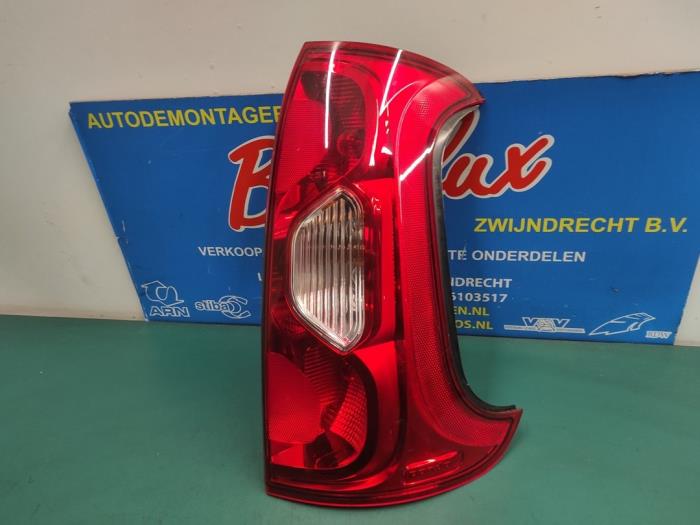 Taillight, right from a Fiat Panda (312) 0.9 TwinAir 60 2014
