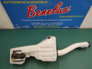Used Front windscreen washer reservoir Fiat Panda (312) 0.9 TwinAir 60 Price on request offered by Benelux Zwijndrecht B.V.