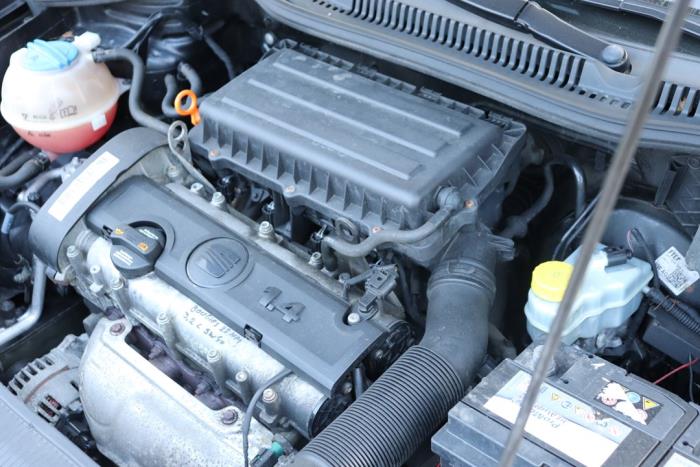 Motor van een Seat Ibiza IV (6J5) 1.4 16V 2010