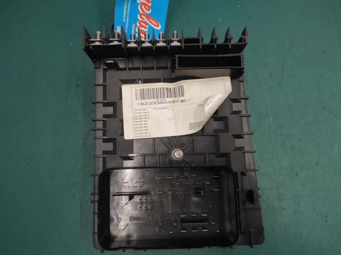 Fuse box Volkswagen Caddy IV 2.0 TDI 102 01718130 TYCO
