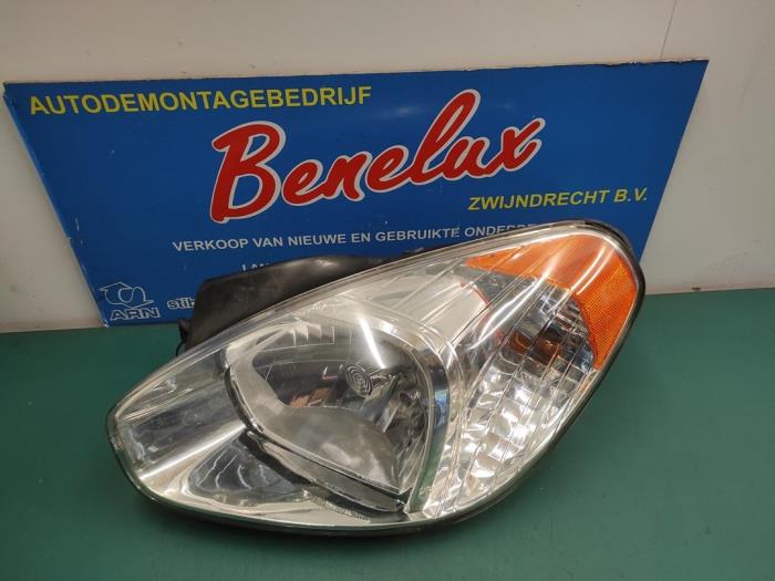 Gebrauchte Scheinwerfer links Hyundai Accent 1.4i 16V Preis auf Anfrage angeboten von Benelux Zwijndrecht B.V.
