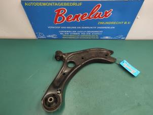 Used Front wishbone, right Kia Sportage (QL) 1.6 GDI 132 16V 4x2 Price on request offered by Benelux Zwijndrecht B.V.