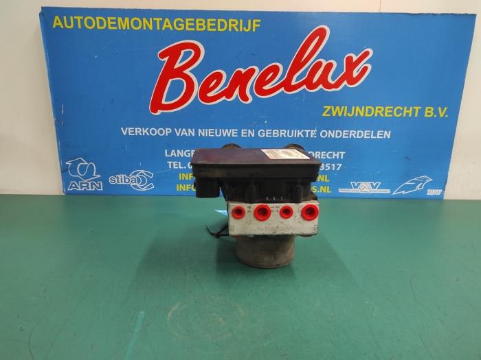 Begagnade ABS-pump Volkswagen Up! (121) 1.0 12V 60 Pris på förfrågan erbjuds av Benelux Zwijndrecht B.V.
