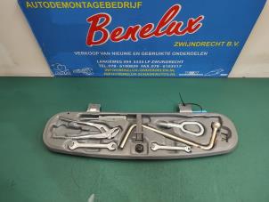 Used Tool set BMW 3 serie (E46/4) 316i Price on request offered by Benelux Zwijndrecht B.V.