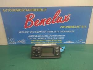 Używane Panel obslugi radia Toyota Yaris (P1) 1.3 16V VVT-i Cena na żądanie oferowane przez Benelux Zwijndrecht B.V.