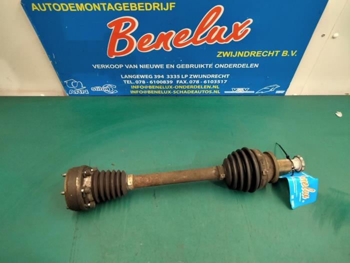 Front drive shaft, left from a Skoda Fabia (6Y5) 1.4i 16V 2006