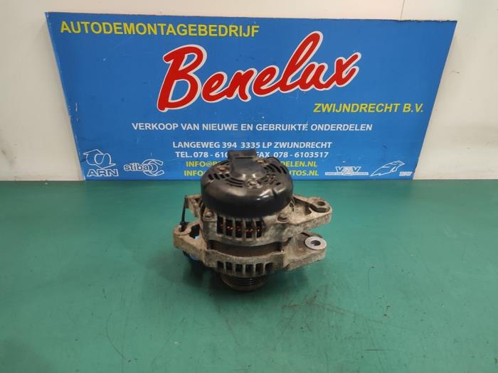 Begagnade Dynamo Peugeot 108 1.0 12V Pris på förfrågan erbjuds av Benelux Zwijndrecht B.V.
