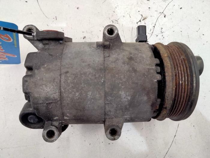 Air conditioning pump from a Volvo V50 (MW) 2.0 16V 2006