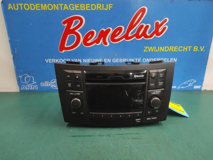 Radio CD player from a Suzuki Swift (ZA/ZC/ZD) 1.2 16_ 2015