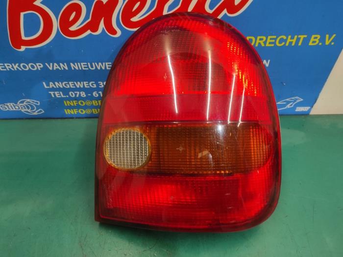 Tylne swiatlo pozycyjne prawe z Opel Corsa B (73/78/79) 1.6i 16V Sport,GSi 1996