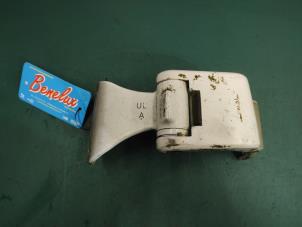 Used Rear door hinge, left Mercedes Vito (447.6) 1.6 111 CDI 16V Price on request offered by Benelux Zwijndrecht B.V.