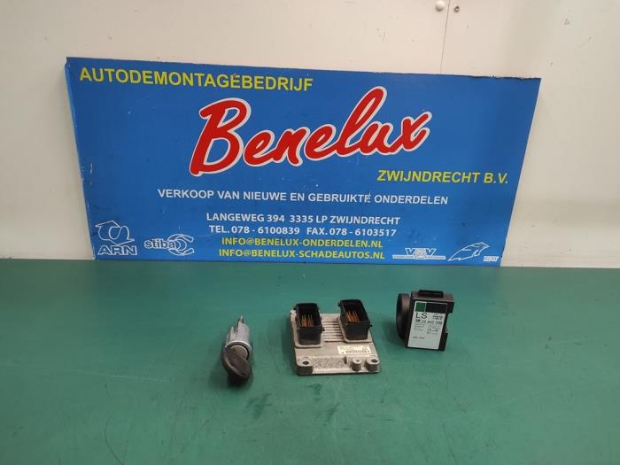 Gebrauchte Zündschloss + Steuergerät Opel Corsa C (F08/68) 1.2 16V Preis auf Anfrage angeboten von Benelux Zwijndrecht B.V.