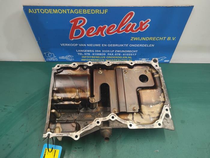 Usagé Couvercle carter Mazda 5 (CR19) 1.8i 16V Prix sur demande proposé par Benelux Zwijndrecht B.V.