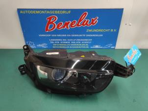 Used Headlight, right Citroen C4 Picasso (3D/3E) 2.0 Blue HDI 135 Price on request offered by Benelux Zwijndrecht B.V.