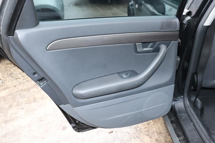 Tür 4-türig links hinten van een Seat Exeo ST (3R5) 1.8 TSI 16V 2011