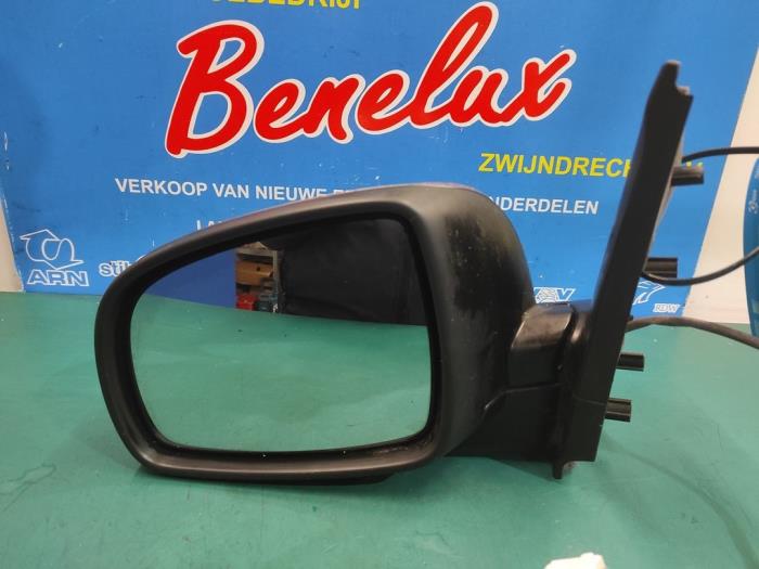 Wing mirror, left from a Nissan Note (E11) 1.4 16V 2007