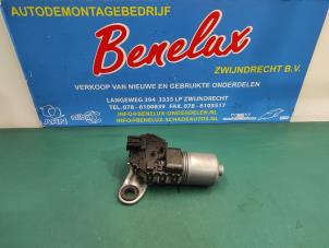 Used Front wiper motor BMW 3 serie Touring (E46/3) 330d 24V Price on request offered by Benelux Zwijndrecht B.V.