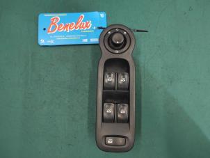 Used Electric window switch Renault Modus/Grand Modus (JP) 1.4 16V Price on request offered by Benelux Zwijndrecht B.V.