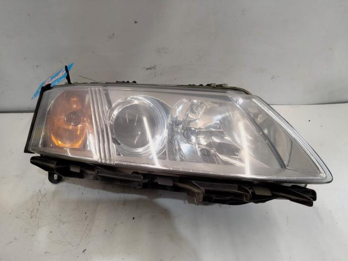 Używane Element odblaskowy reflektora prawego Saab 9-3 II Sport Sedan (YS3F) 1.8t 16V Cena na żądanie oferowane przez Benelux Zwijndrecht B.V.