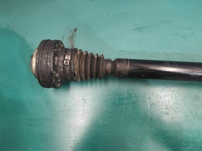 Front drive shaft, right from a Volkswagen Touran (1T1/T2) 2.0 TDI DPF 2007