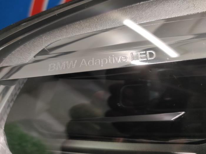 Headlight, right from a BMW X4 (G02) xDrive 30i 2.0 TwinPower Turbo 16V 2020