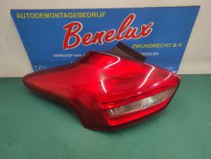Used Taillight, left Ford Focus 3 1.0 Ti-VCT EcoBoost 12V 125 Price on request offered by Benelux Zwijndrecht B.V.