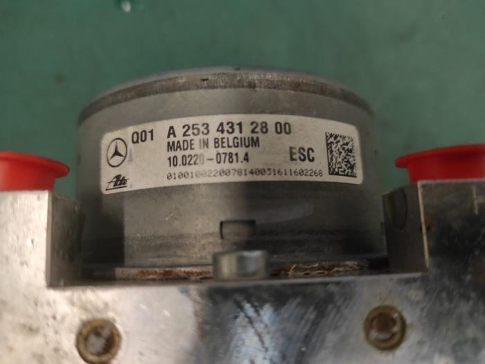 Begagnade ABS-pump Mercedes C (C205) C-250 2.0 16V Pris på förfrågan erbjuds av Benelux Zwijndrecht B.V.