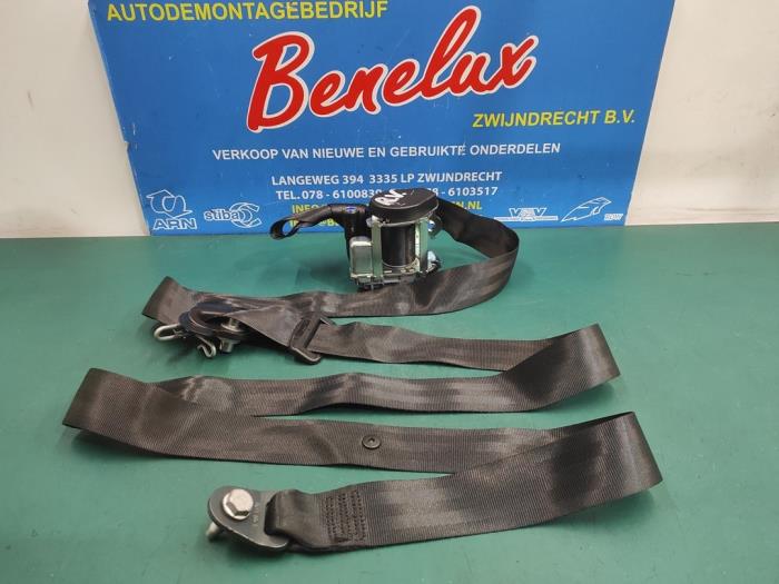 Front seatbelt, right from a Peugeot 308 SW (4E/H) 1.6 VTI 16V 2010