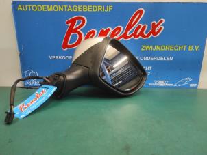 Used Wing mirror, right Renault Clio IV (5R) 0.9 Energy TCE 90 12V Price on request offered by Benelux Zwijndrecht B.V.