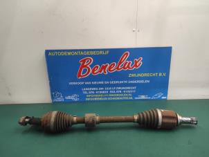 Used Front drive shaft, left Renault Clio IV (5R) 1.5 Energy dCi 90 FAP Price on request offered by Benelux Zwijndrecht B.V.