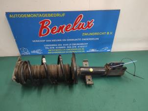 Used Front shock absorber rod, right Renault Clio IV (5R) 1.5 Energy dCi 90 FAP Price on request offered by Benelux Zwijndrecht B.V.